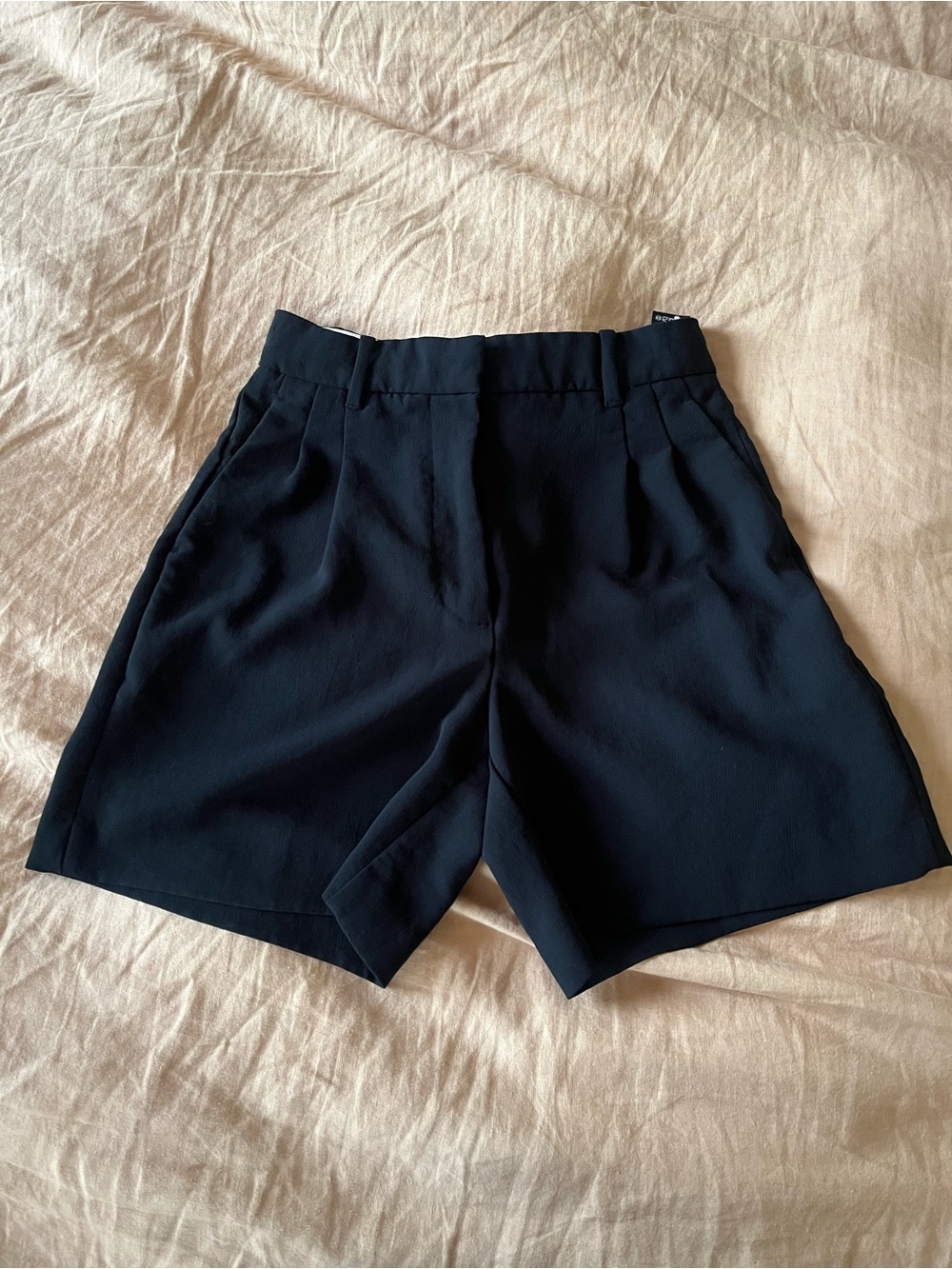 Aritzia Wilfred Black Women's Tailored Shorts